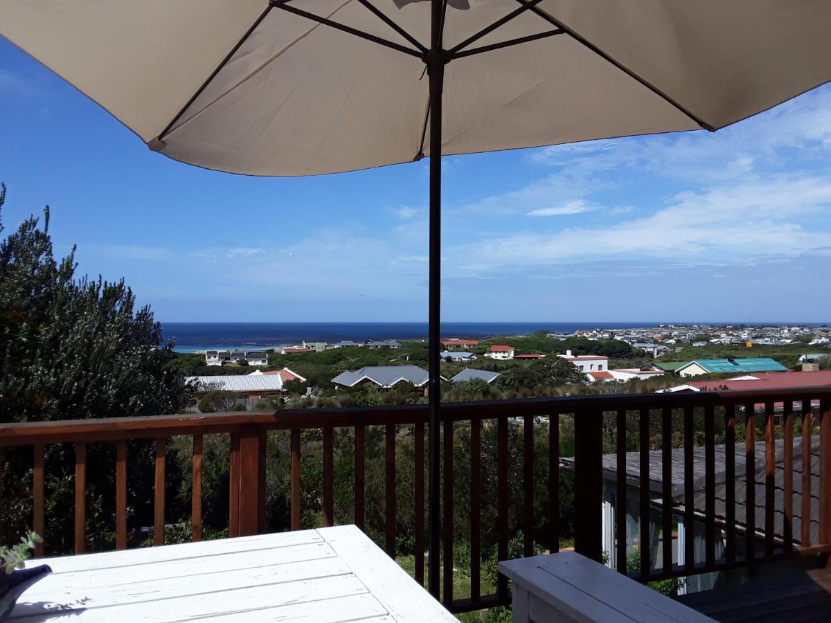Hotel The Trailhouse Bettyʼs Bay Exterior foto