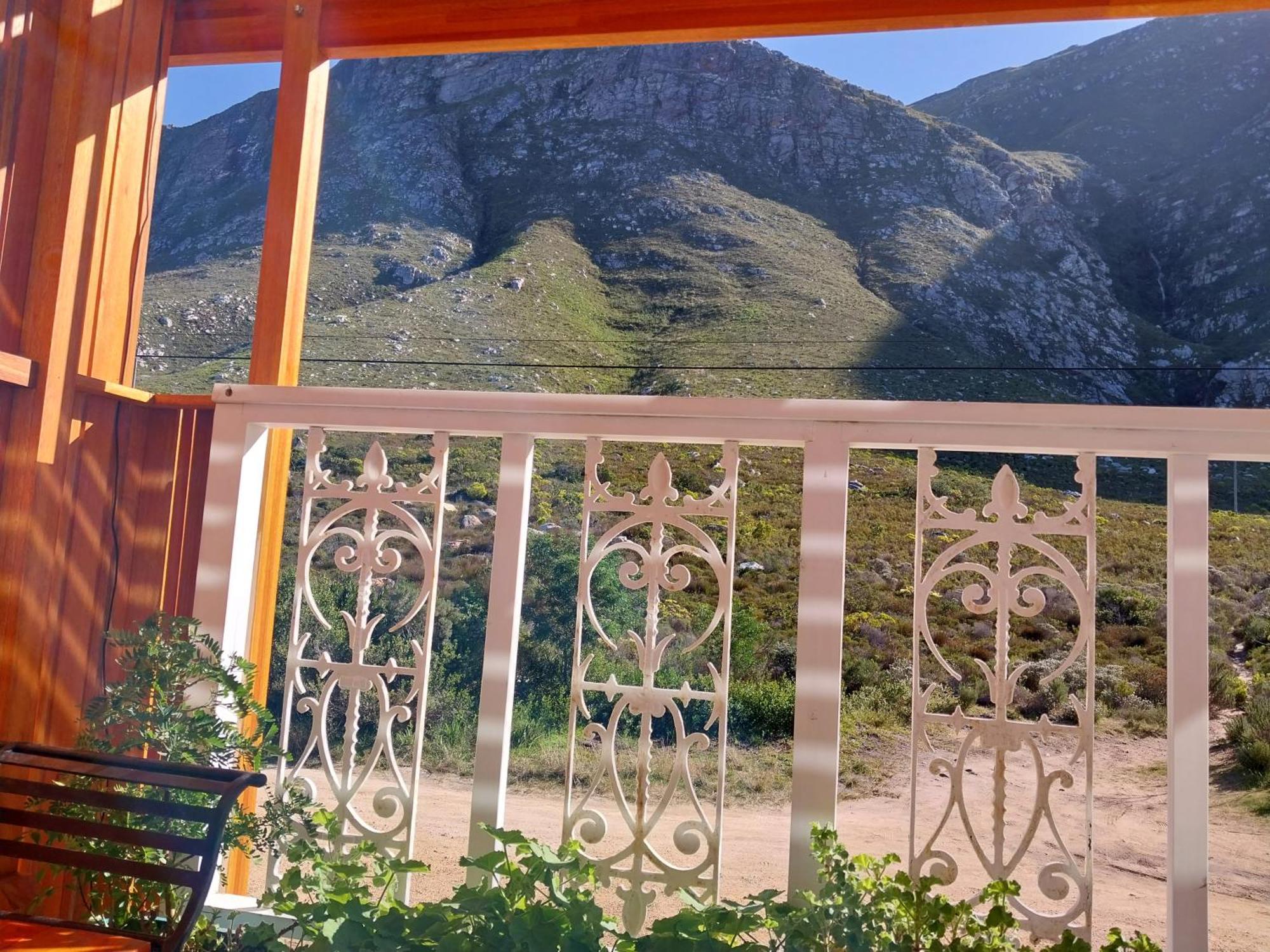 Hotel The Trailhouse Bettyʼs Bay Exterior foto